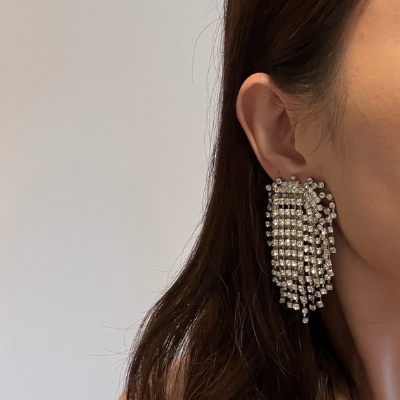 Banana Republic Jewelry - NWT Banana Republic Statement Clip Earrings